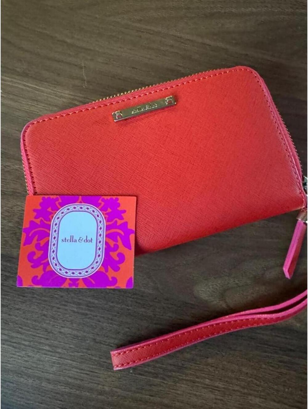 Stella & Dot Coral Zip-Around Wristlet Wallet with Fuchsia Interior - New